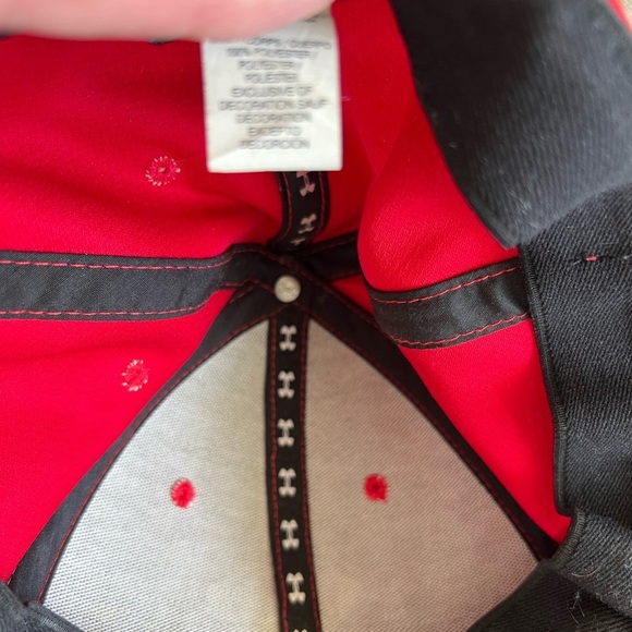 Men’s Under Armour Red Cap, size L/XL, EUC, black and red, casual, sports - Picture 5 of 5
